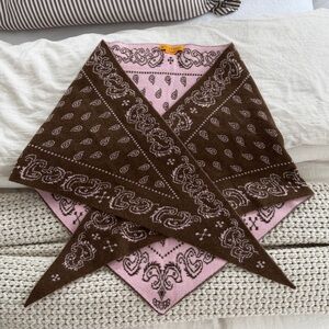 Guest In Residence Wild Rag in Chestnut/Daybreak NWOT